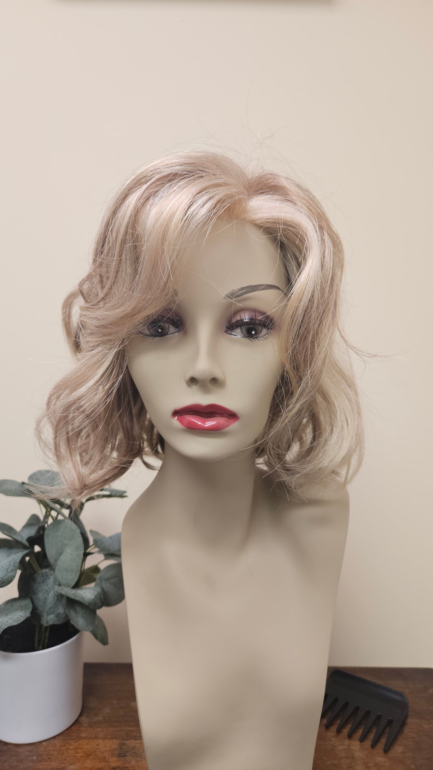 Estetica Violet Wig