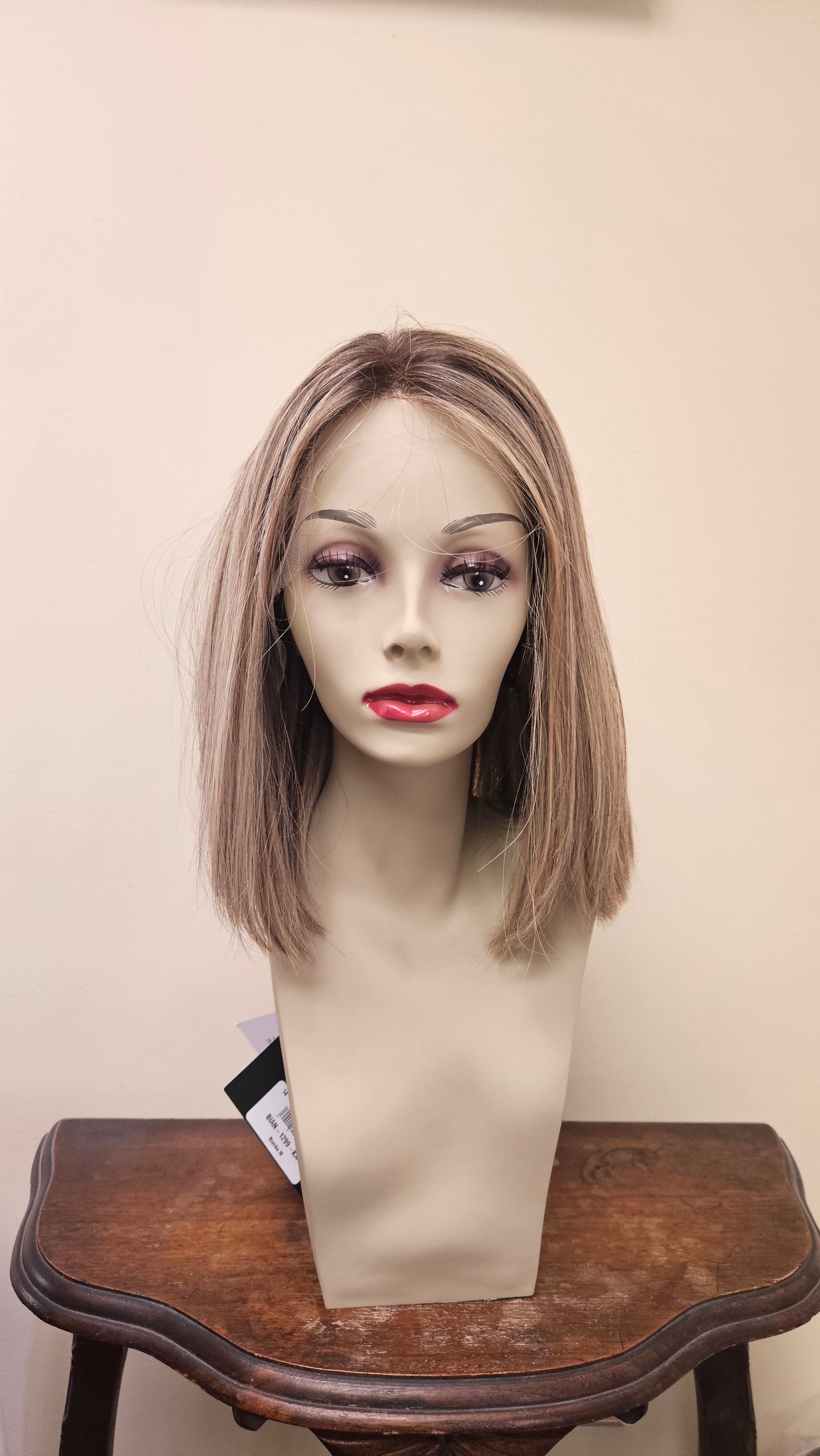 Elyse 14" Lace Top Wig - Medium