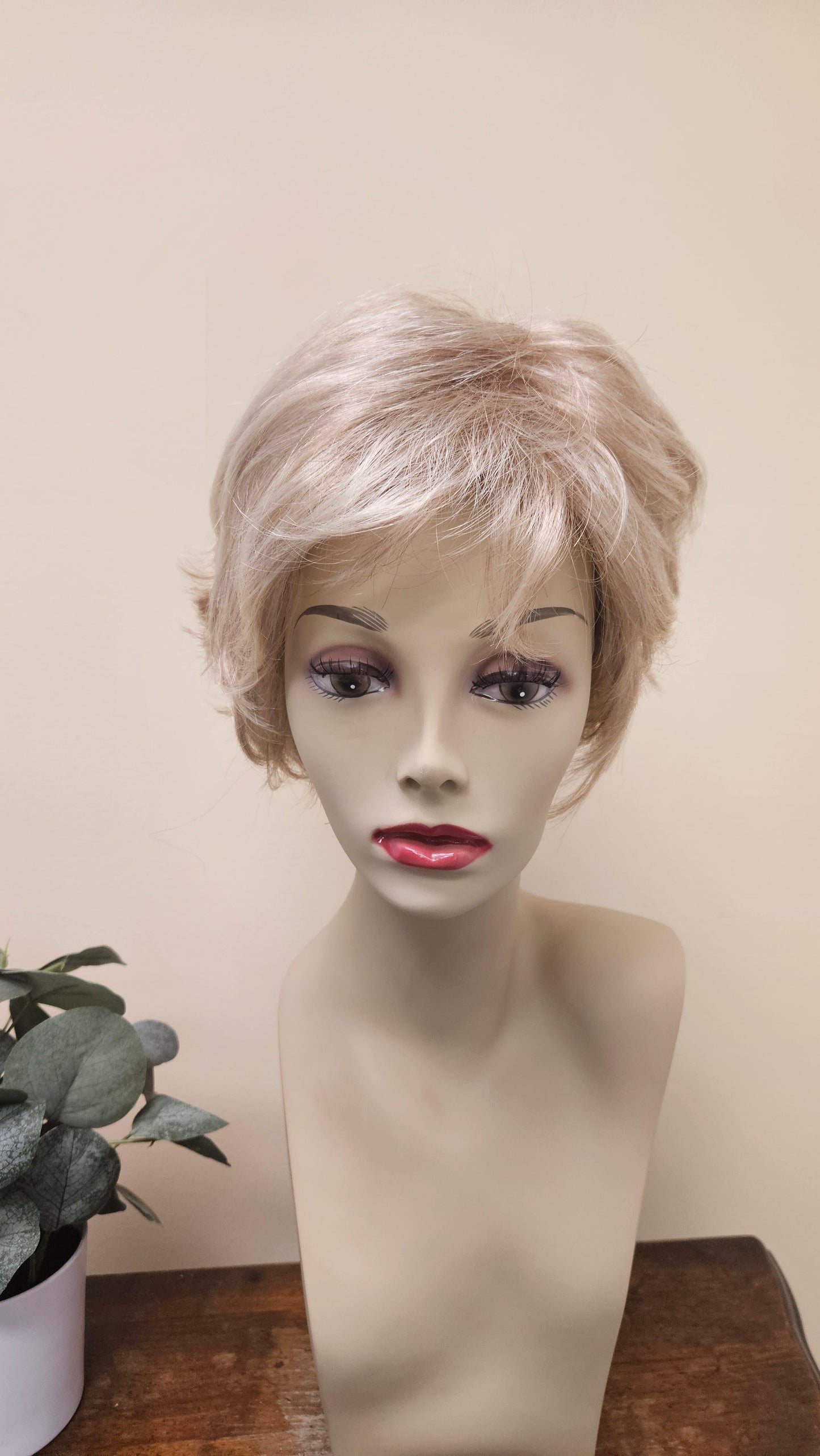SPARKLE WIG BY RAQUEL WELCH